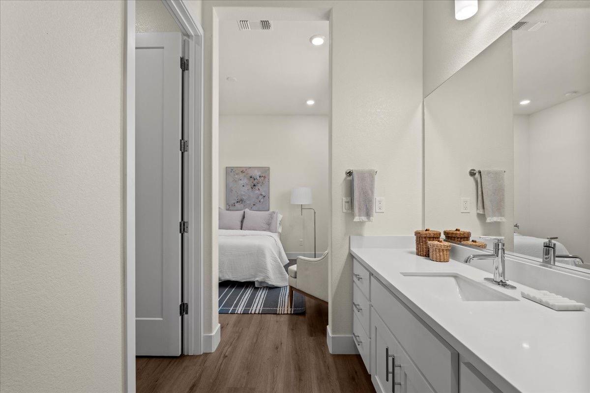 9270 Mirabelle Street