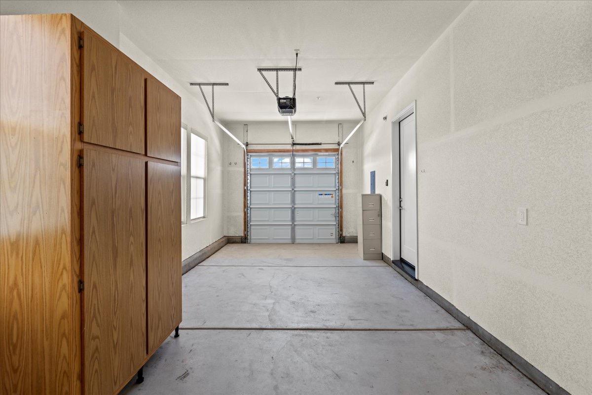 9270 Mirabelle Street