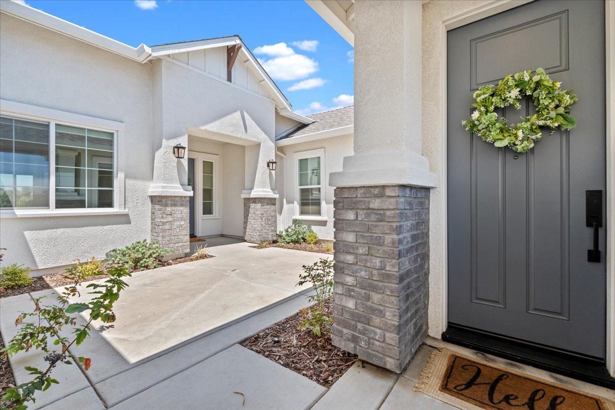 9270 Mirabelle Street