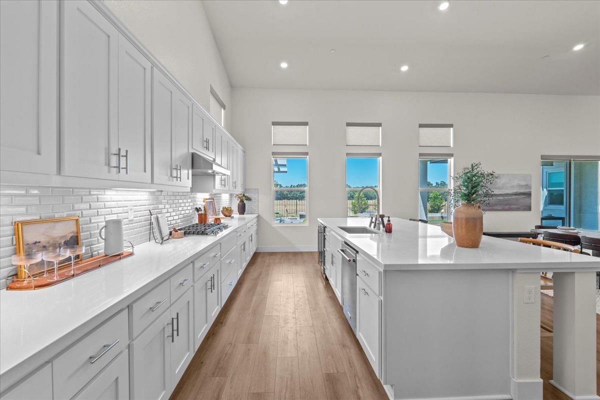 9270 Mirabelle Street