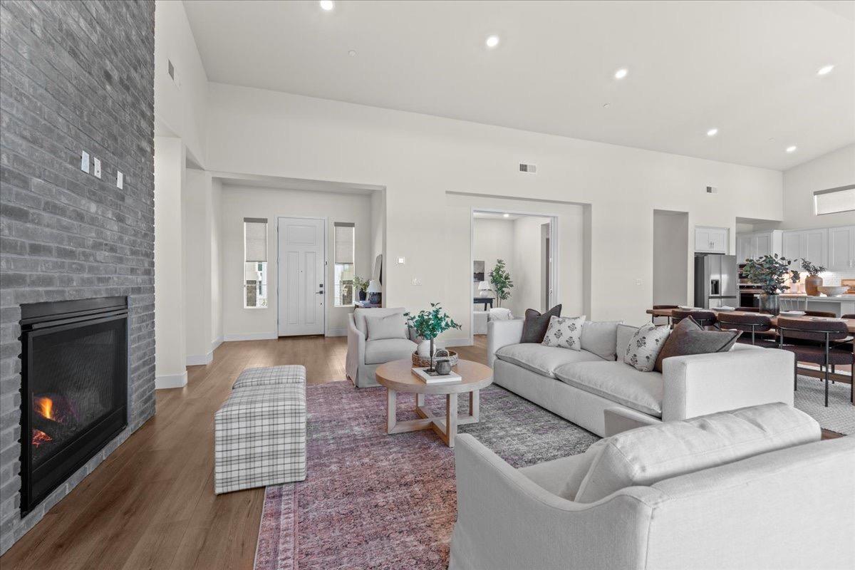 9270 Mirabelle Street