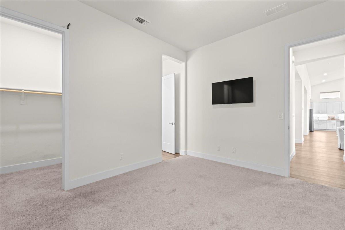 9270 Mirabelle Street