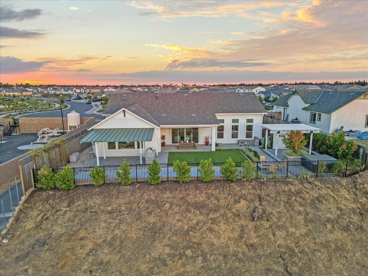 9270 Mirabelle Street