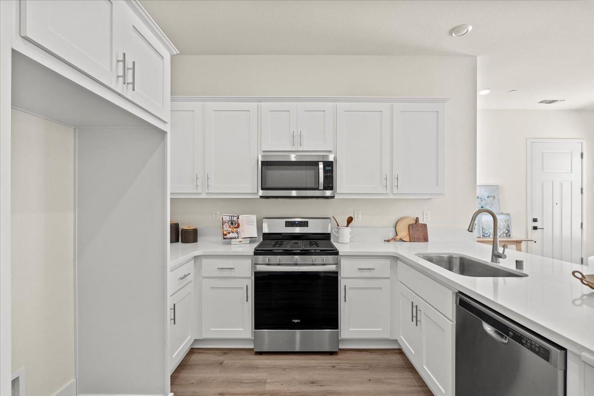 9270 Mirabelle Street