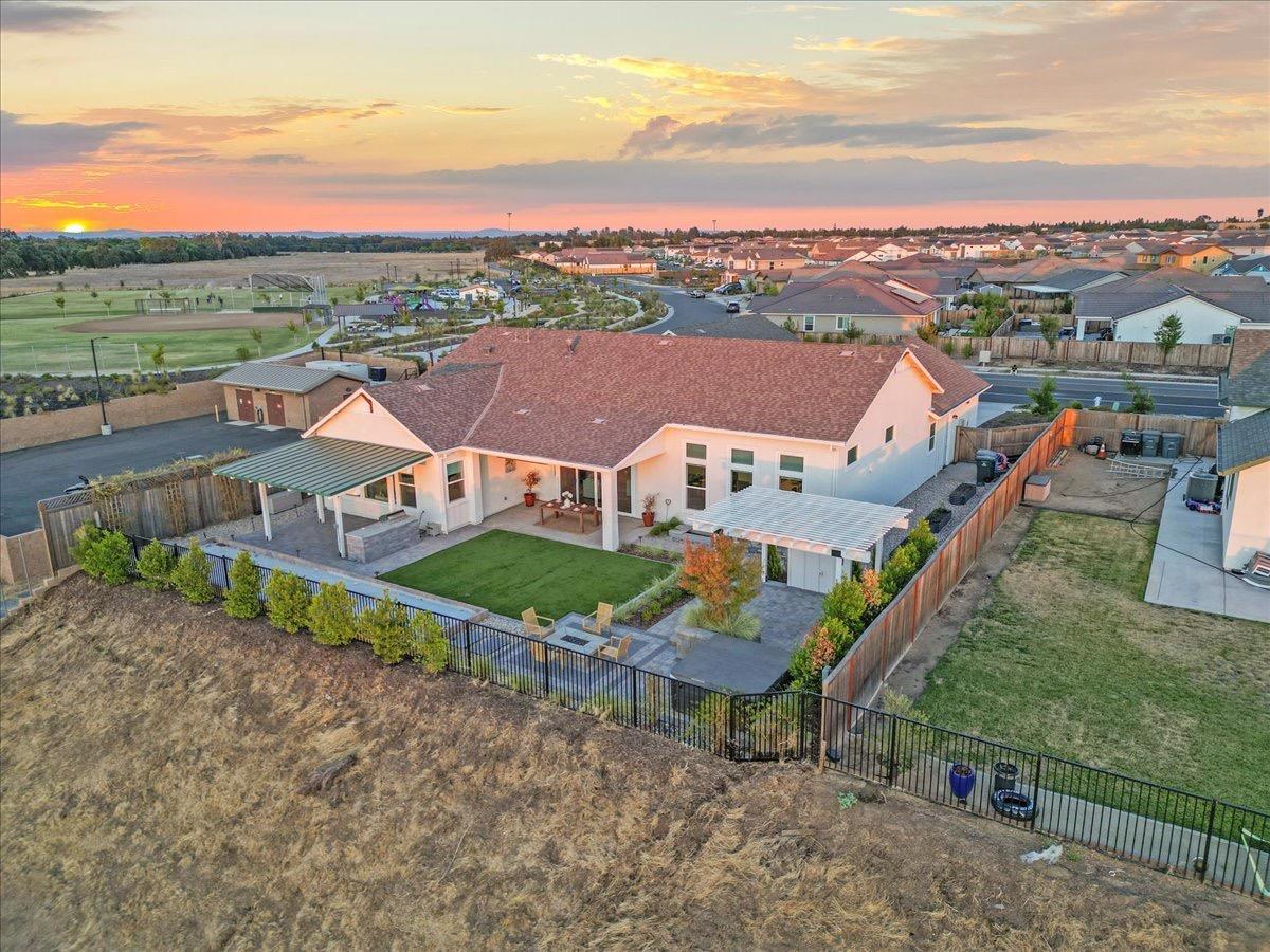 9270 Mirabelle Street