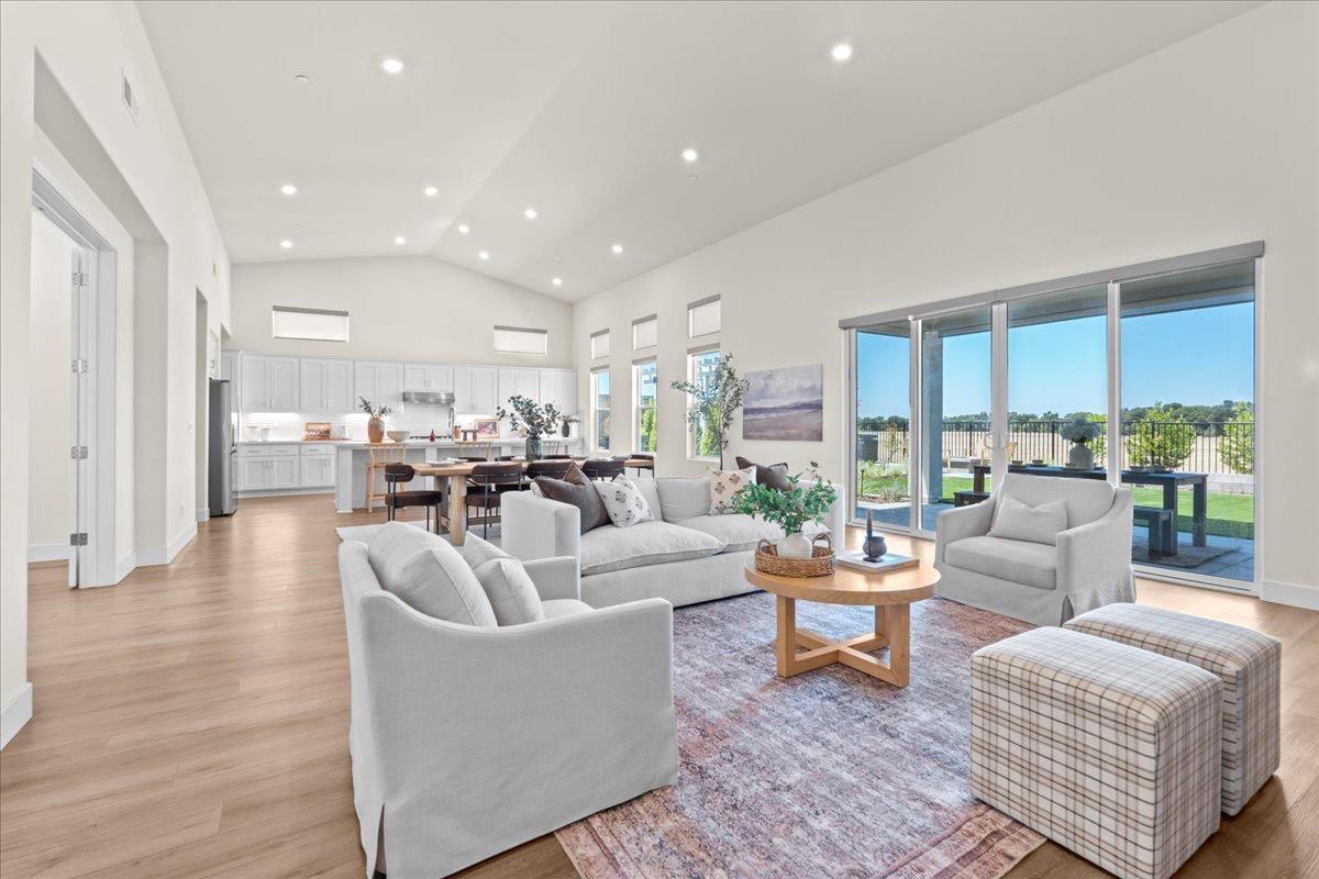 9270 Mirabelle Street