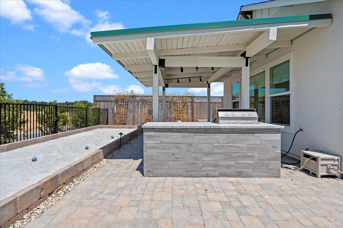 9270 Mirabelle Street