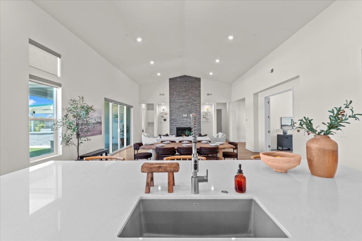 9270 Mirabelle Street