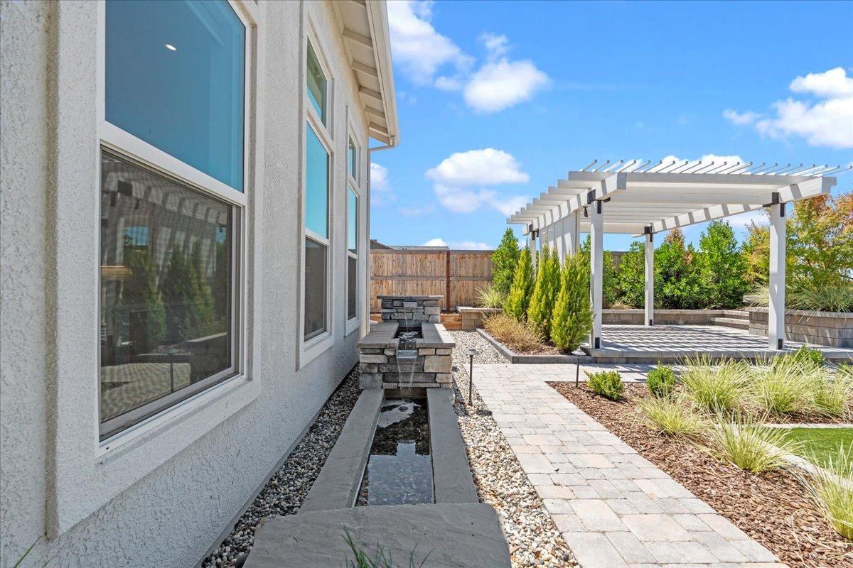 9270 Mirabelle Street