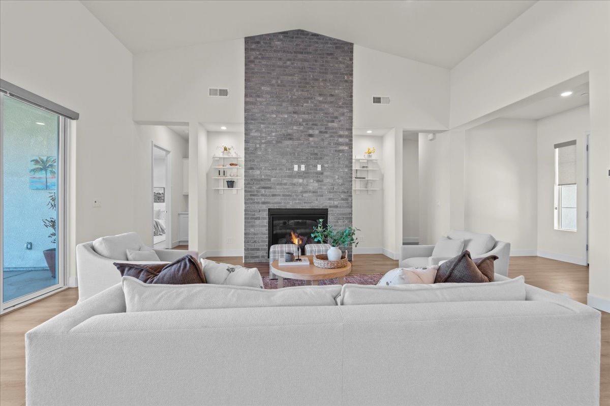 9270 Mirabelle Street