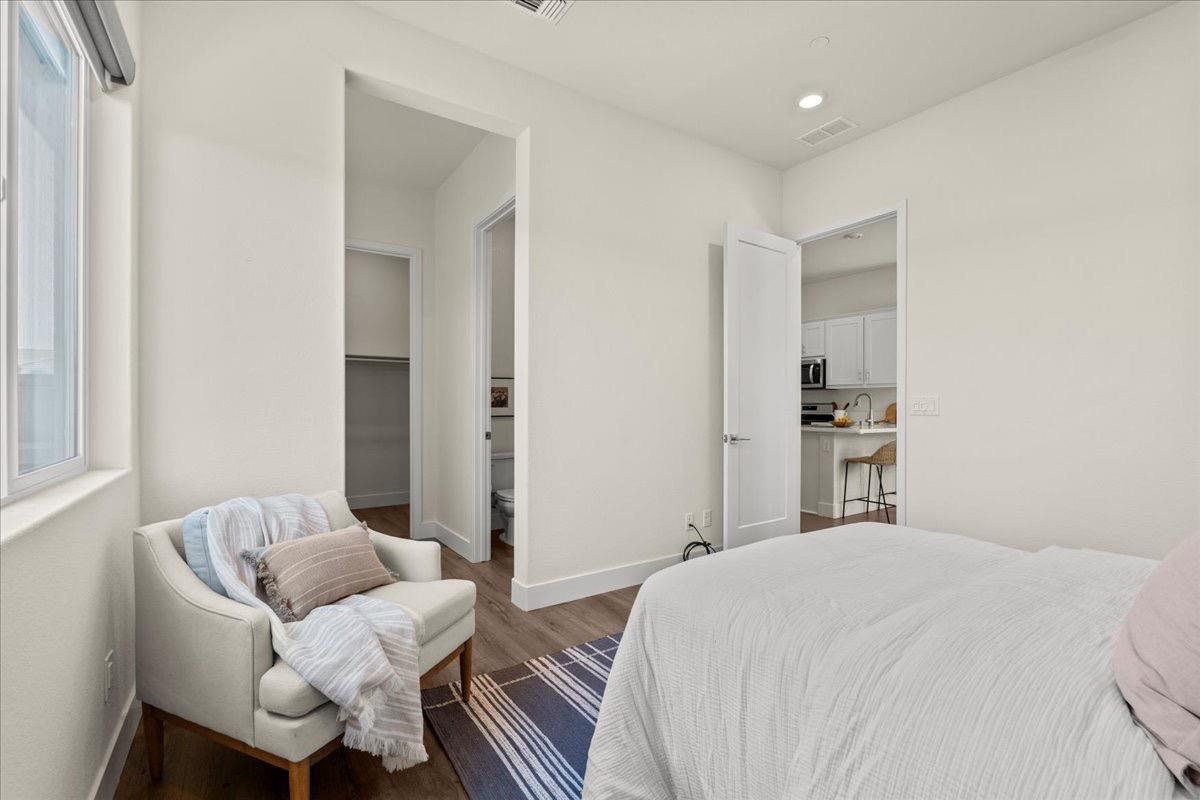 9270 Mirabelle Street