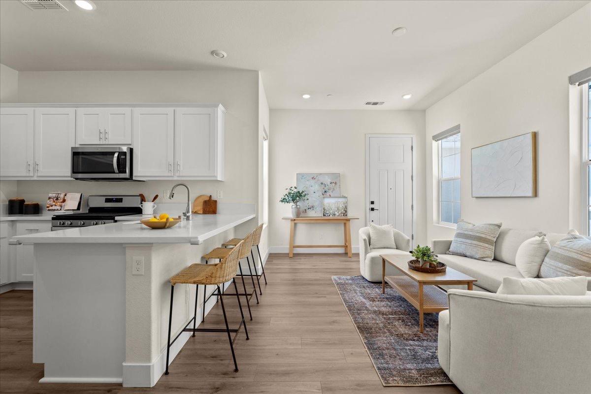 9270 Mirabelle Street