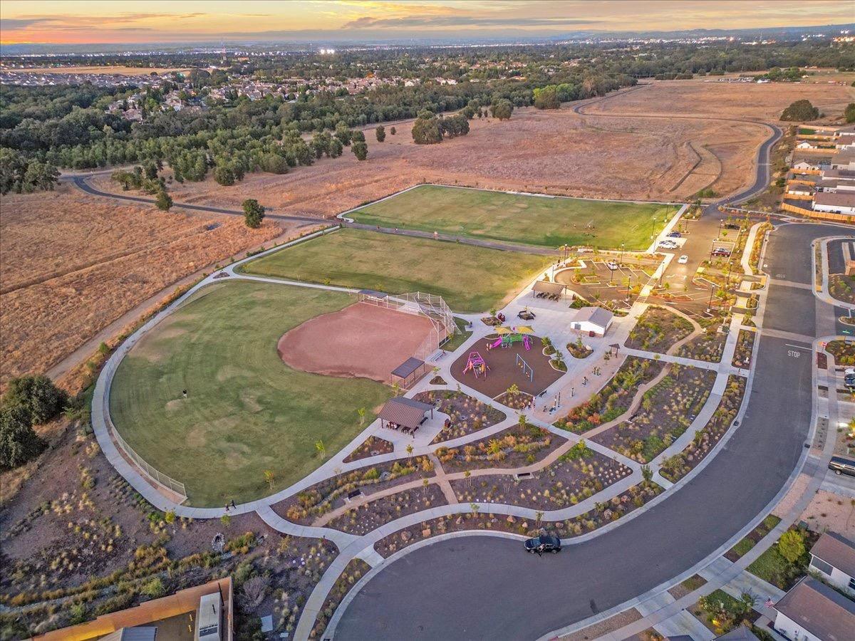 9270 Mirabelle Street