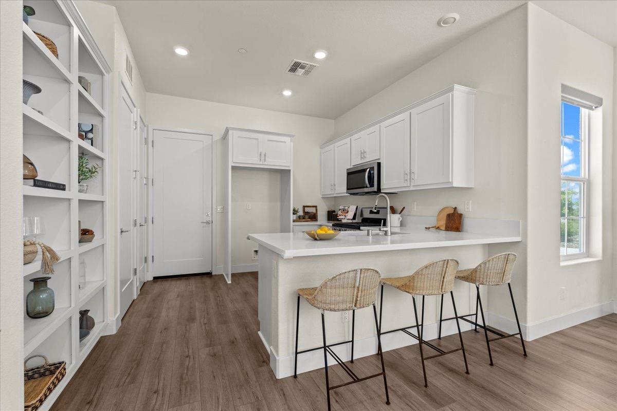 9270 Mirabelle Street