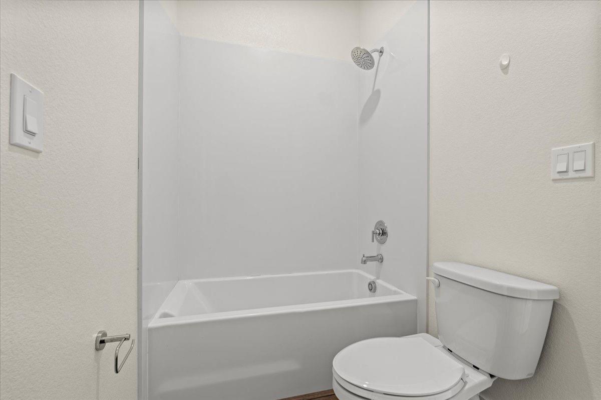 9270 Mirabelle Street