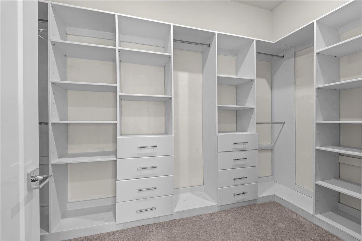 9270 Mirabelle Street