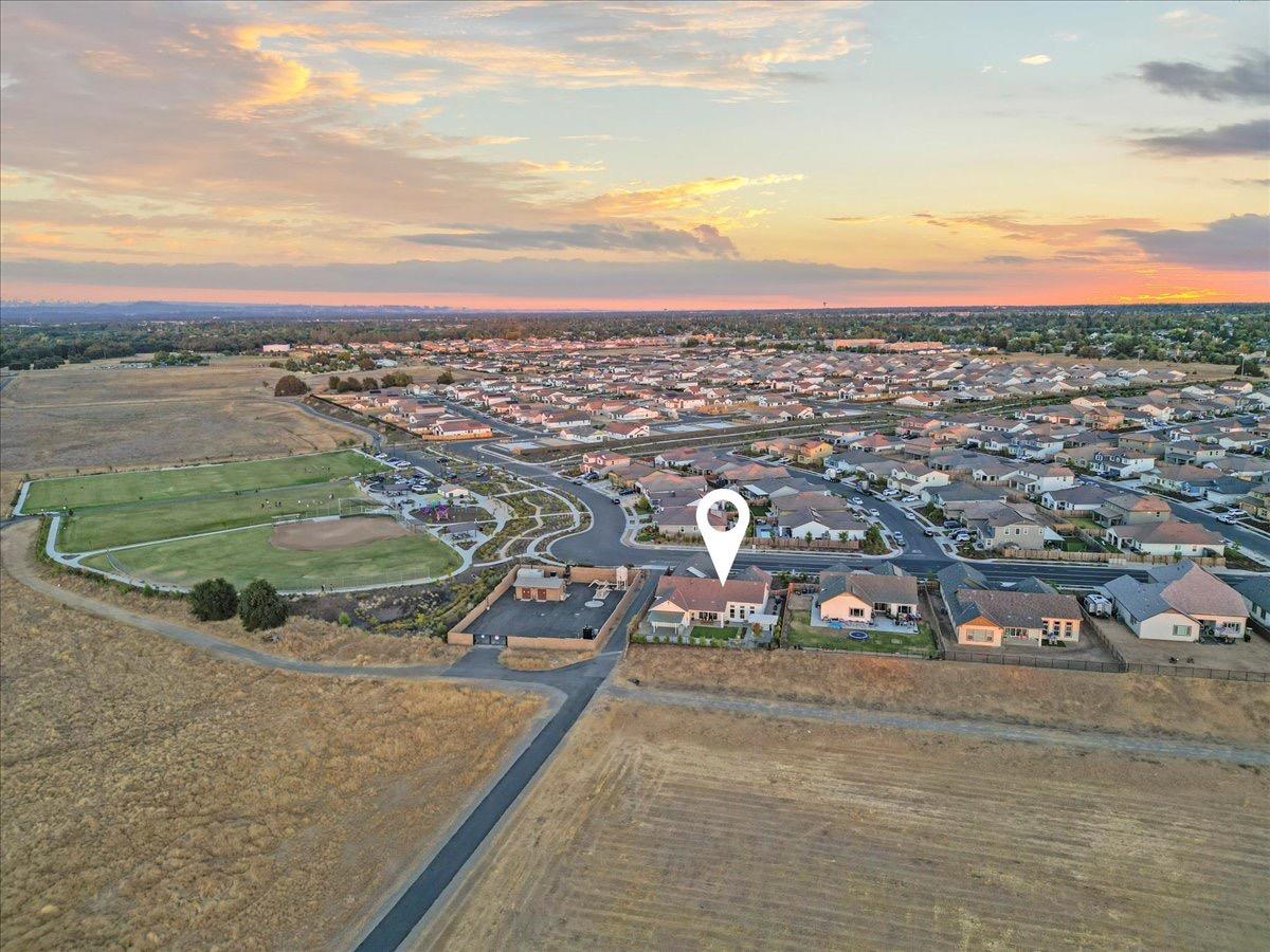 9270 Mirabelle Street