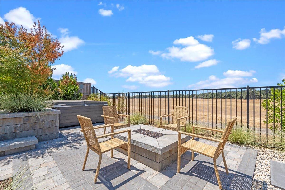 9270 Mirabelle Street