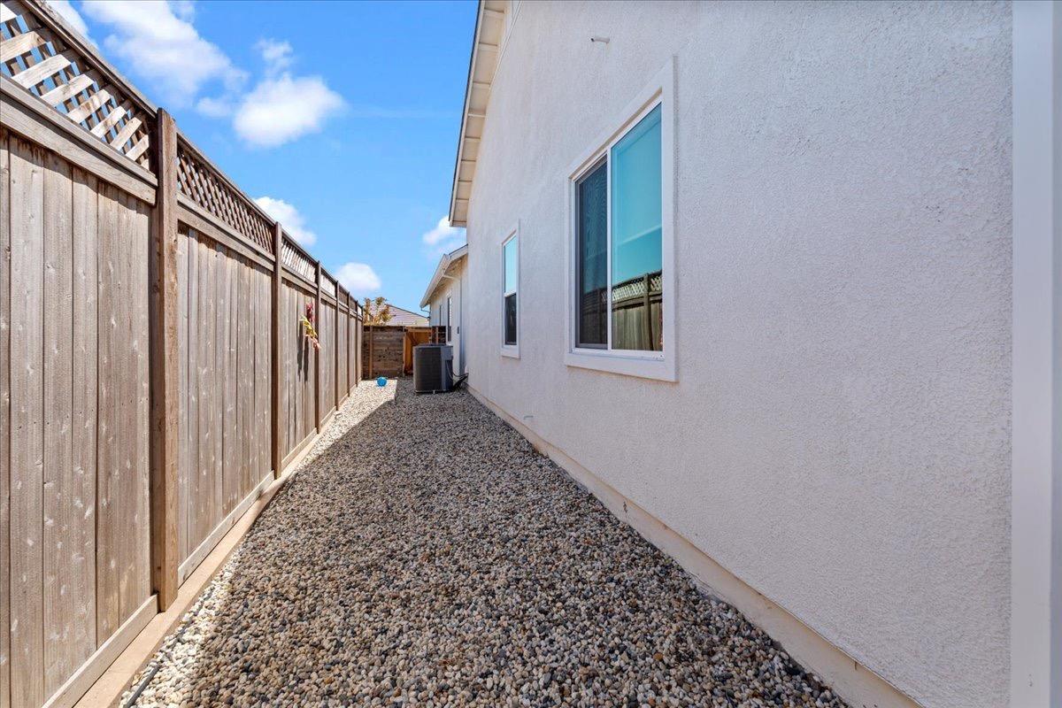 9270 Mirabelle Street