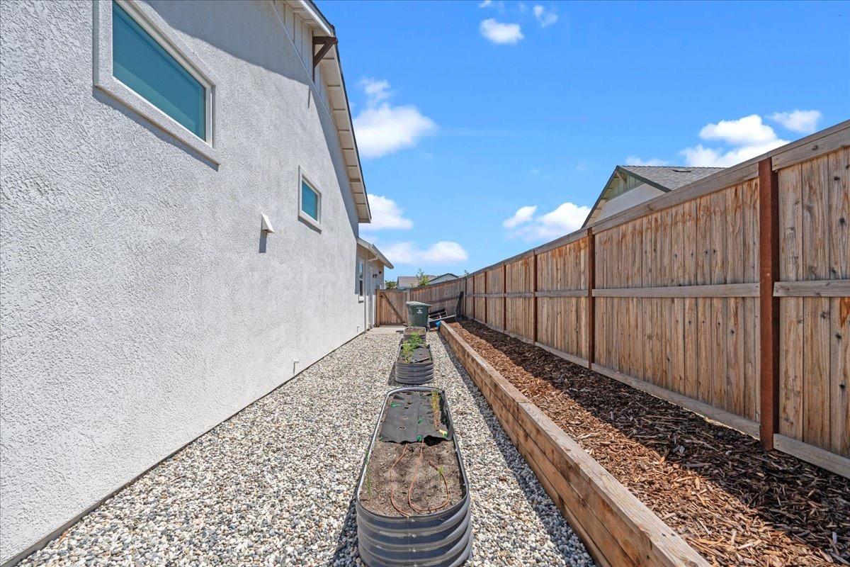 9270 Mirabelle Street