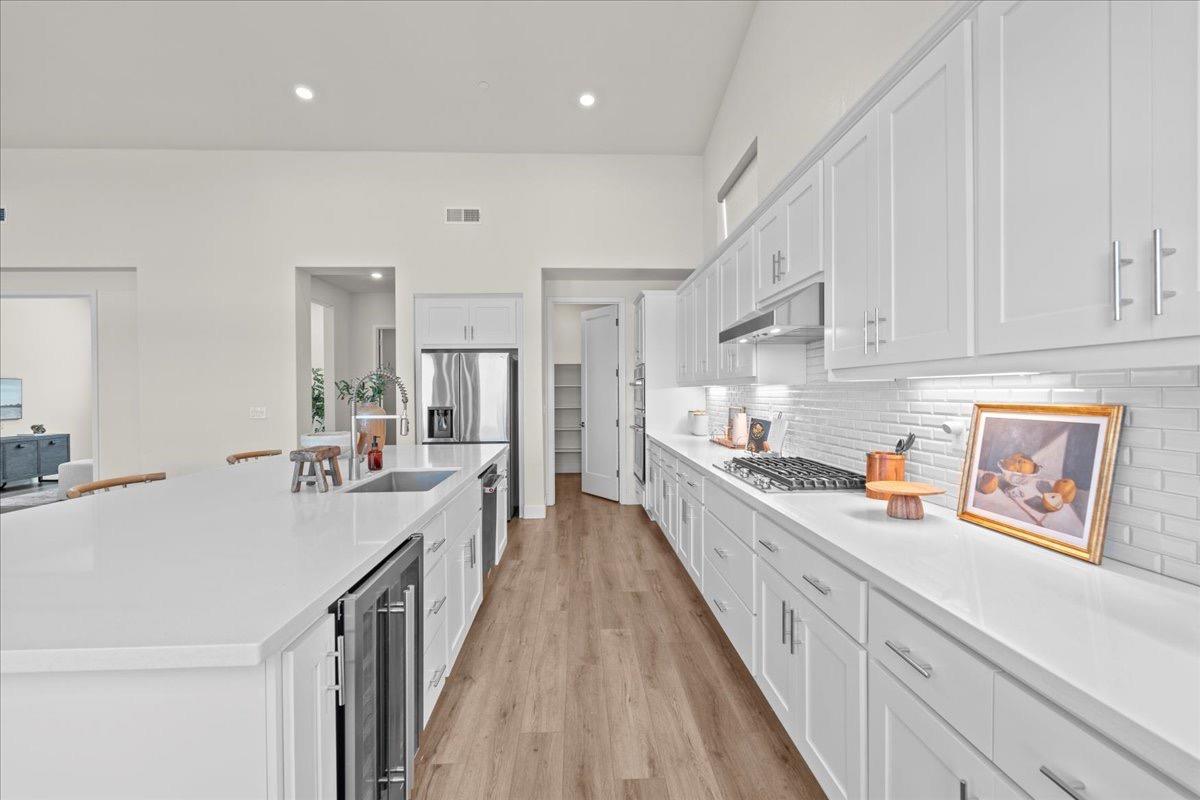 9270 Mirabelle Street