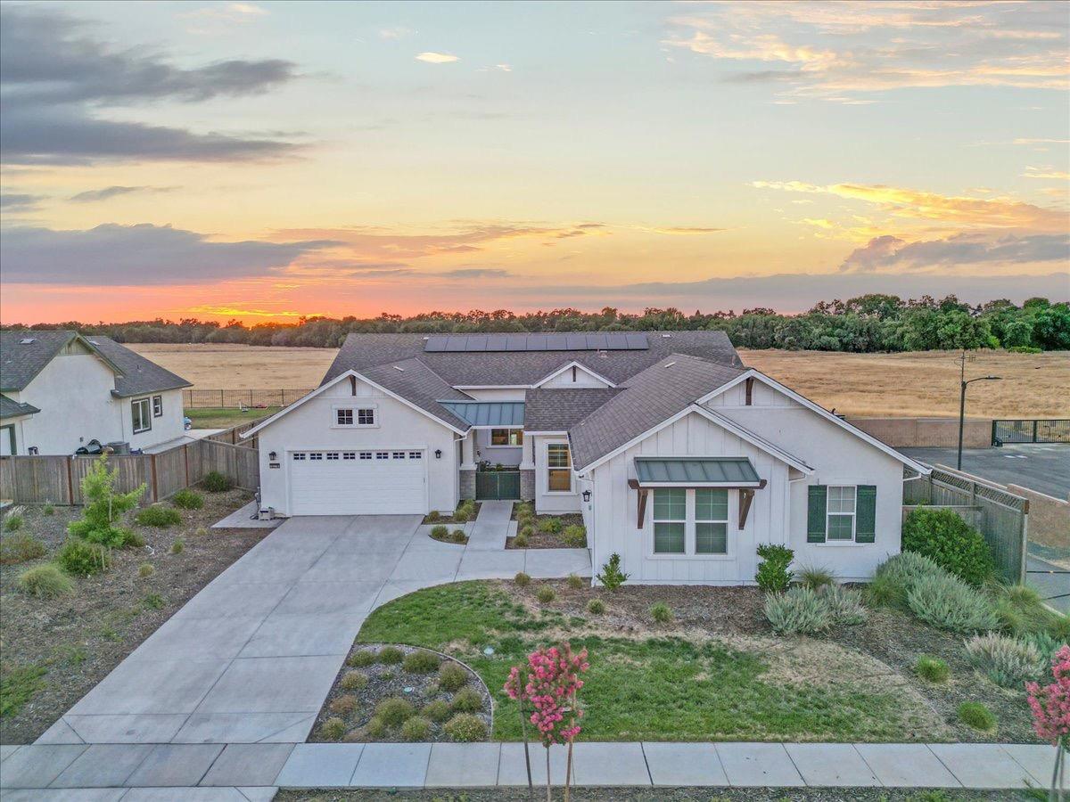 9270 Mirabelle Street