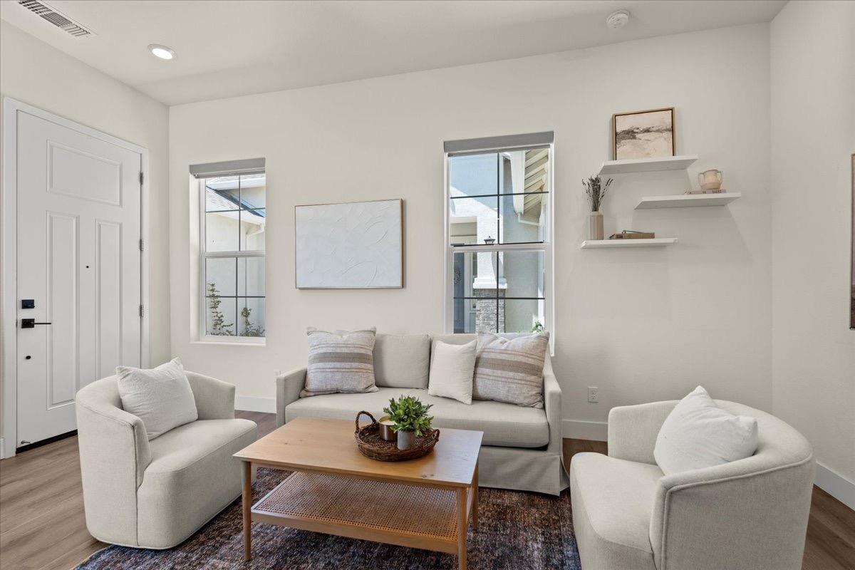 9270 Mirabelle Street