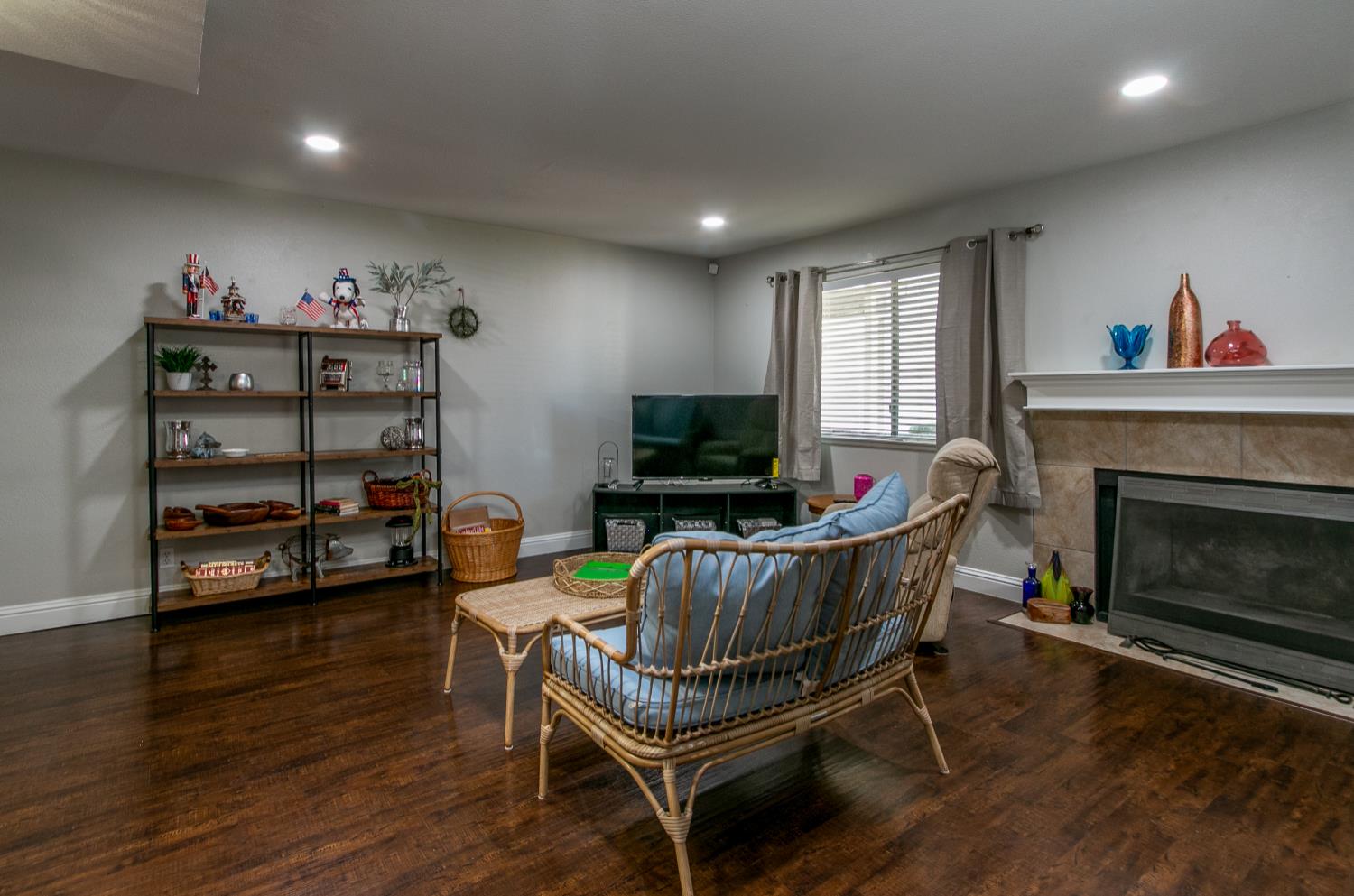 5861 Sperry Drive
