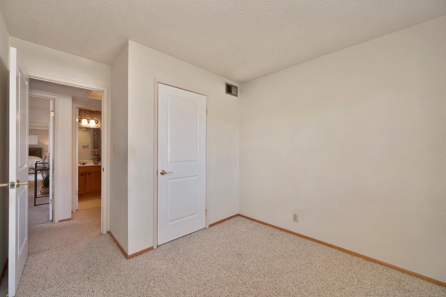 2525 La Cumbra Circle