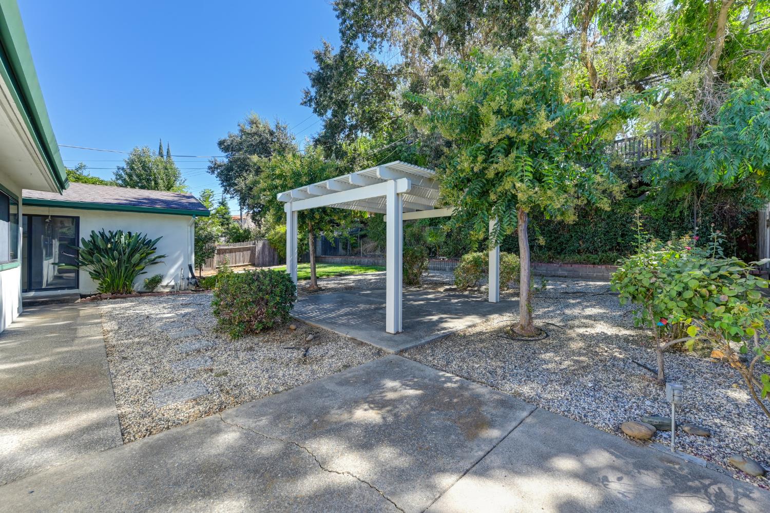 2525 La Cumbra Circle