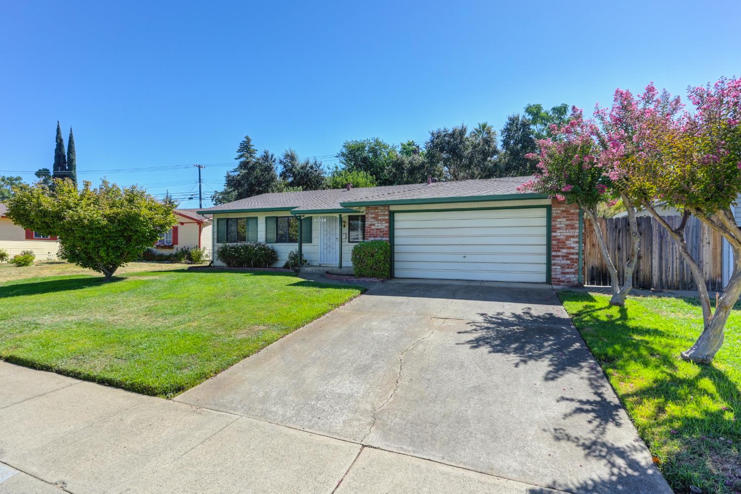 2525 La Cumbra Circle