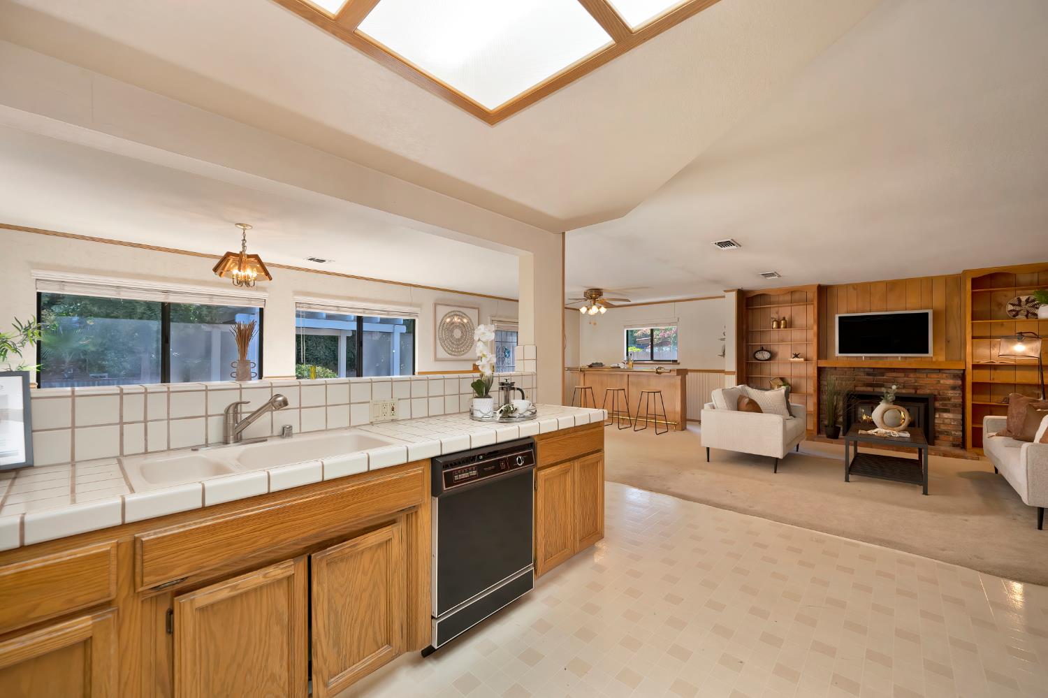 2525 La Cumbra Circle