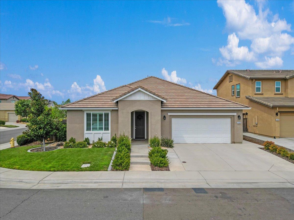 4328 Hydra Circle