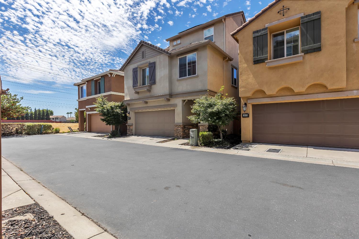 1805 Camino Real Way