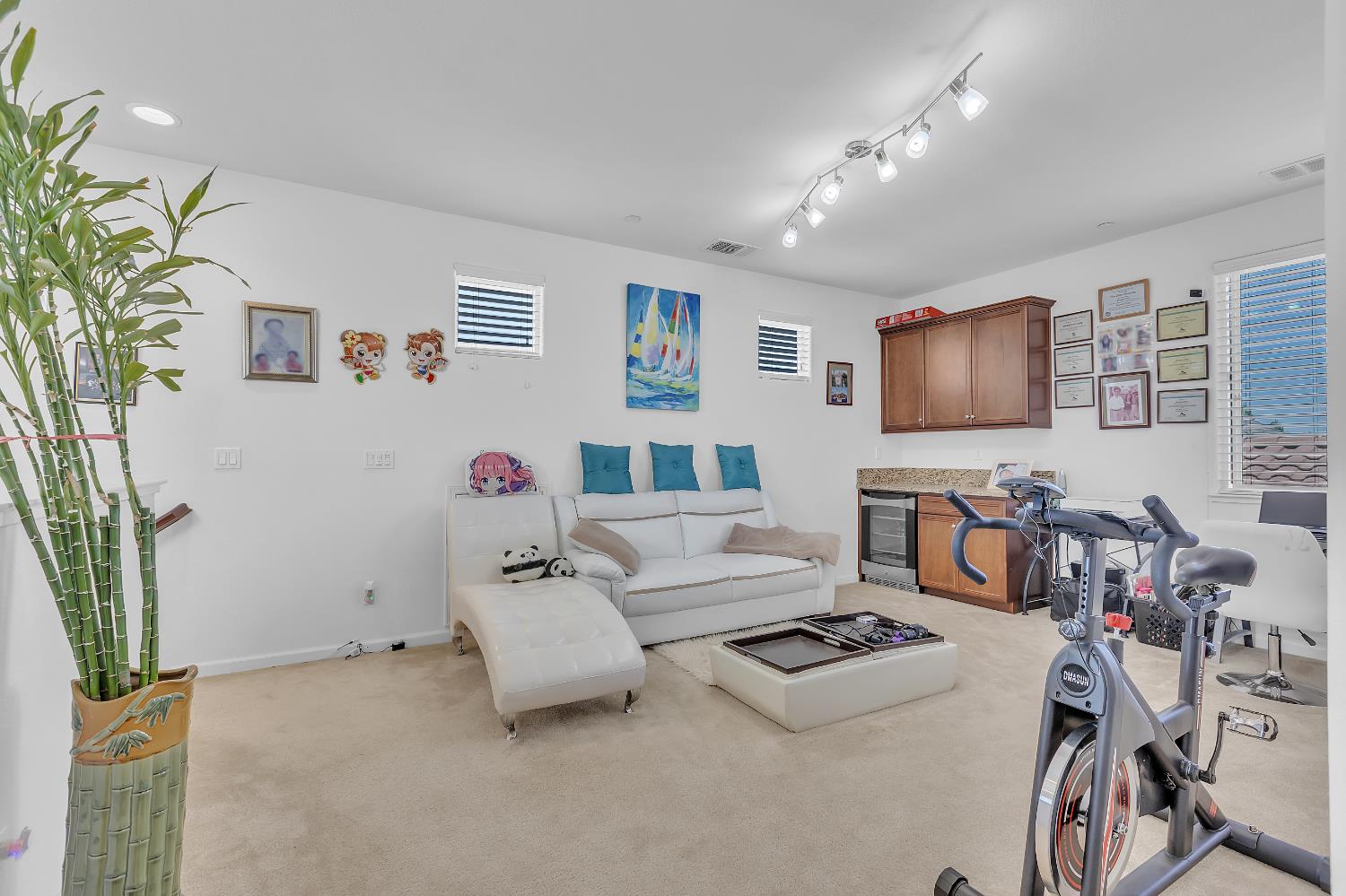 1805 Camino Real Way