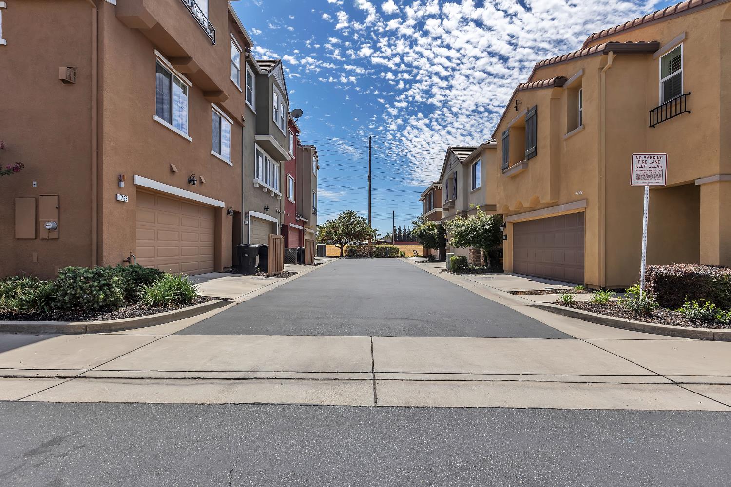 1805 Camino Real Way