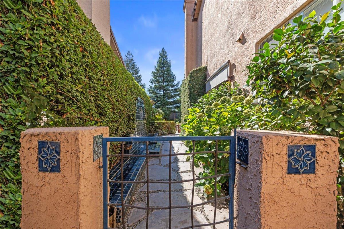 1740 Poppy Field Drive