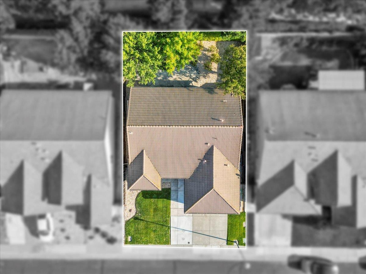 9567 Moon River Way
