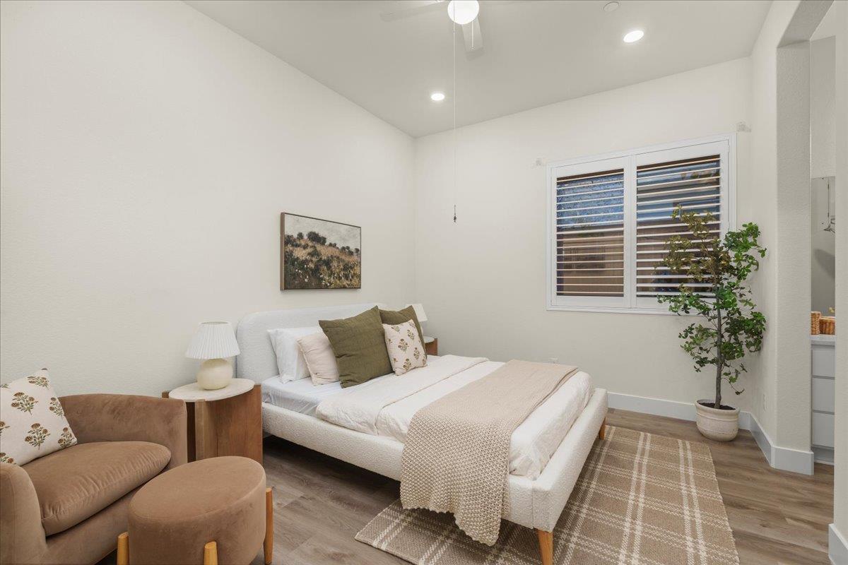 9470 Mirabelle Street