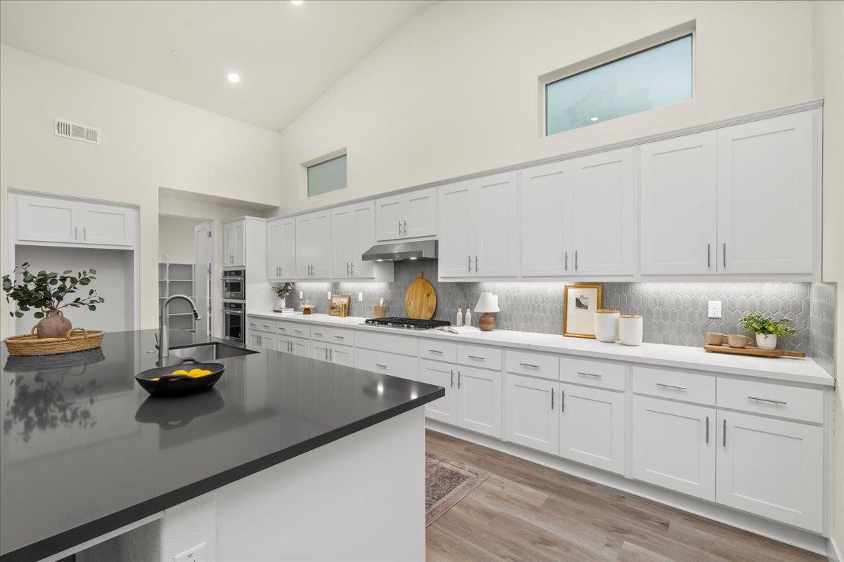 9470 Mirabelle Street