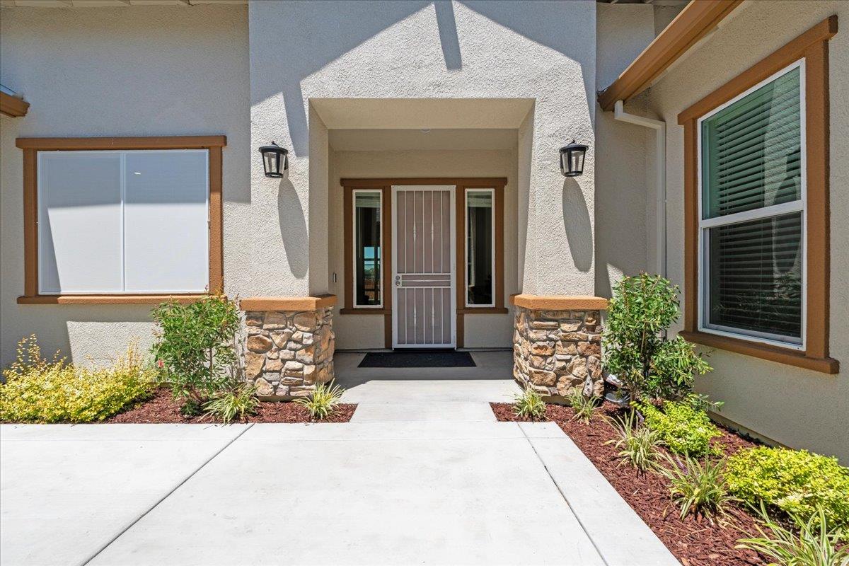 9470 Mirabelle Street