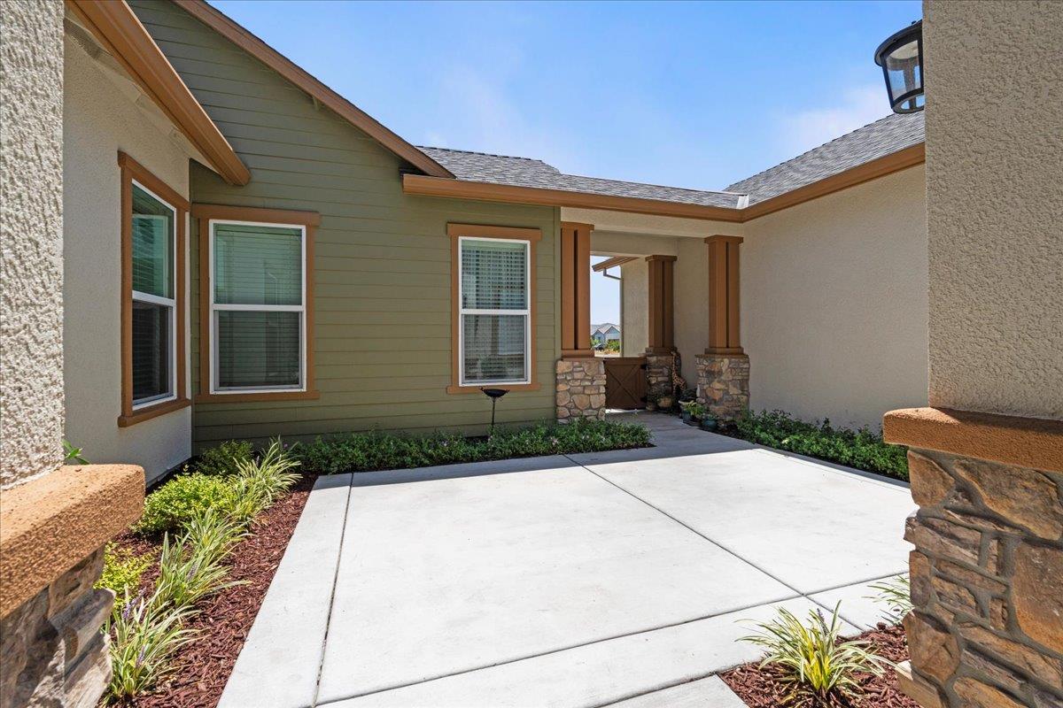 9470 Mirabelle Street