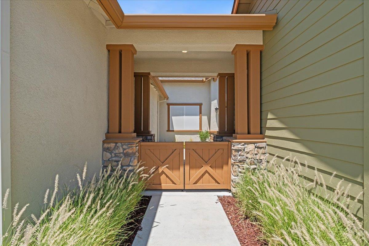 9470 Mirabelle Street