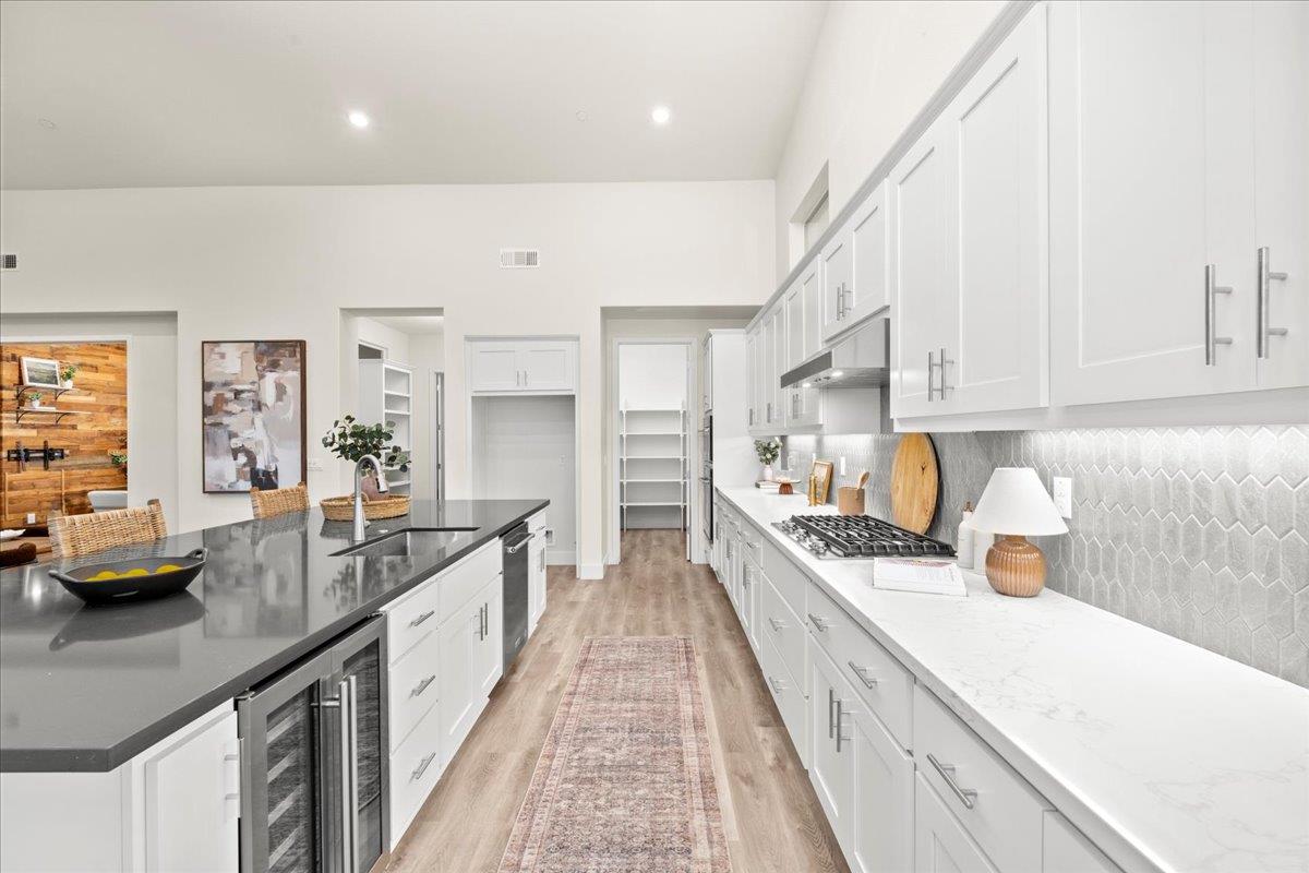 9470 Mirabelle Street