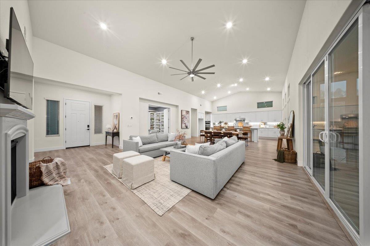 9470 Mirabelle Street