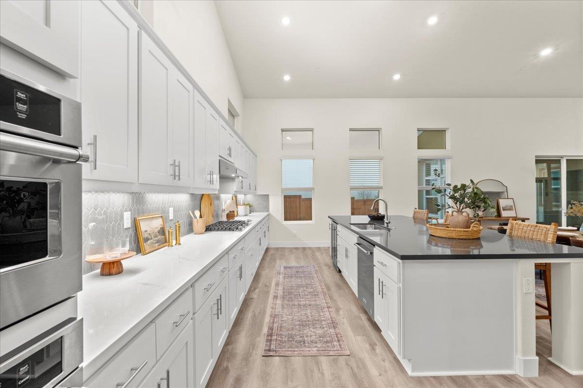 9470 Mirabelle Street