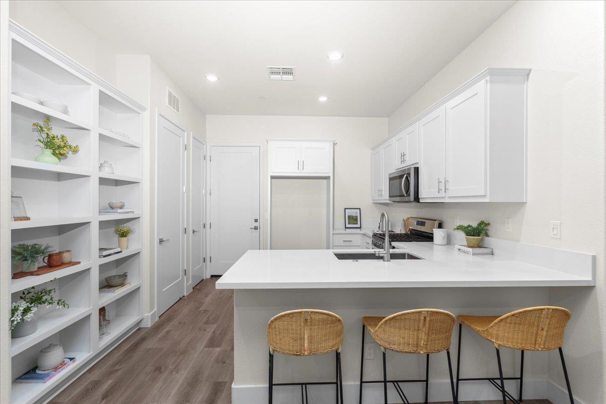 9470 Mirabelle Street