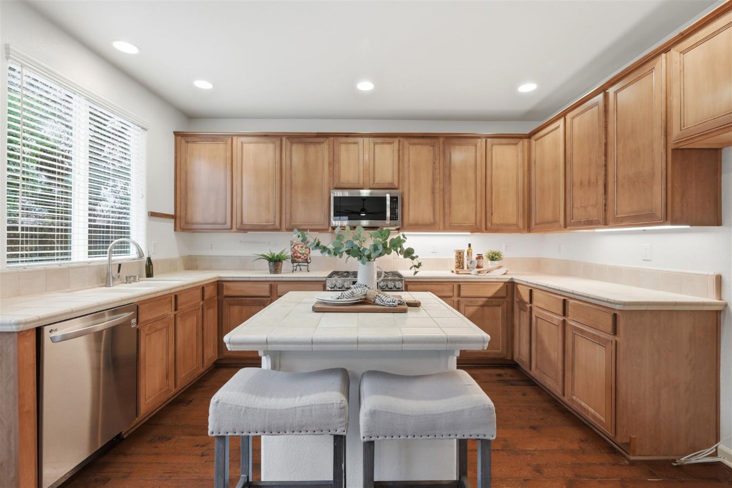 1209 Manza Circle