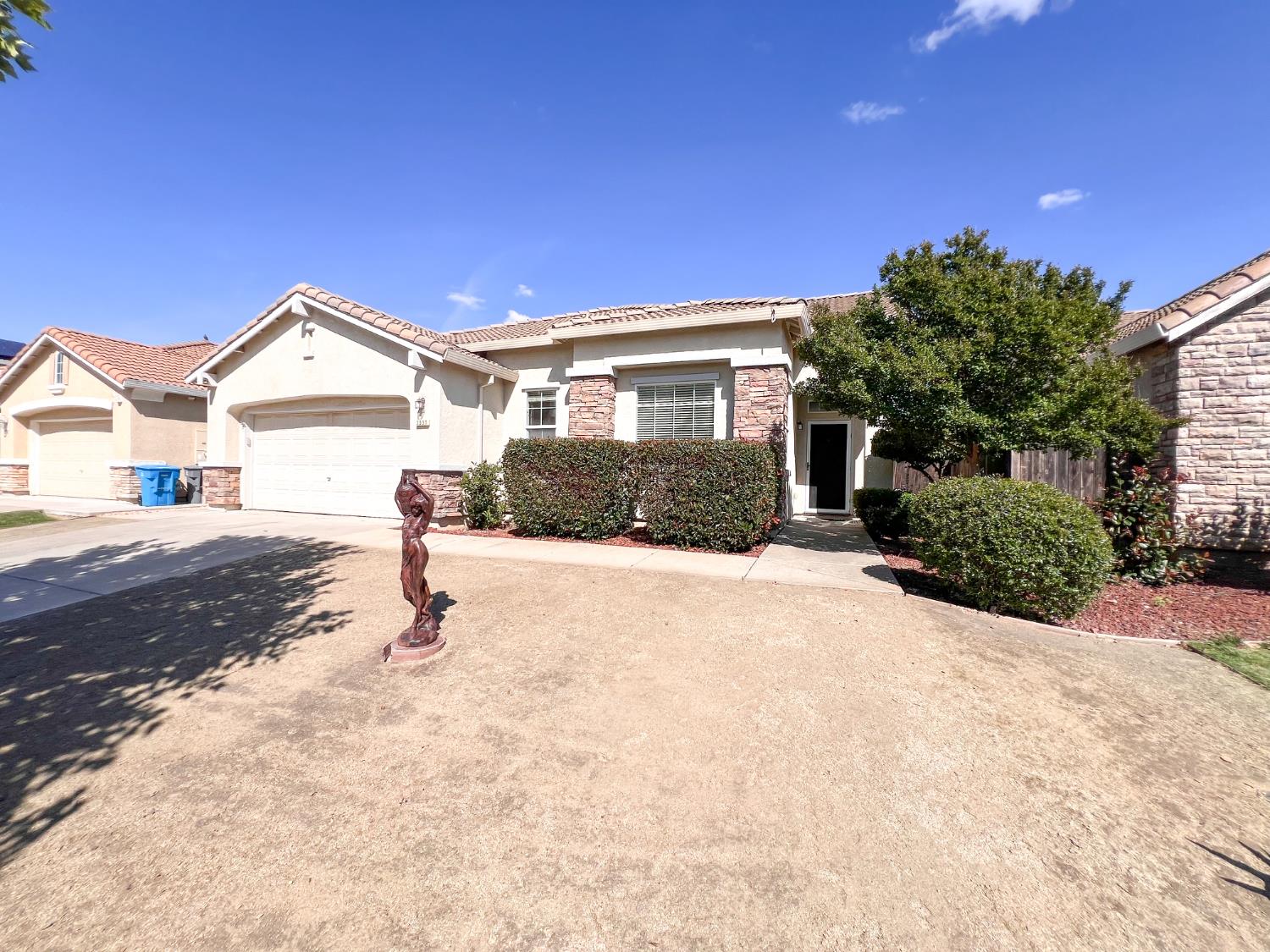 3537 Velvet Leaf Street