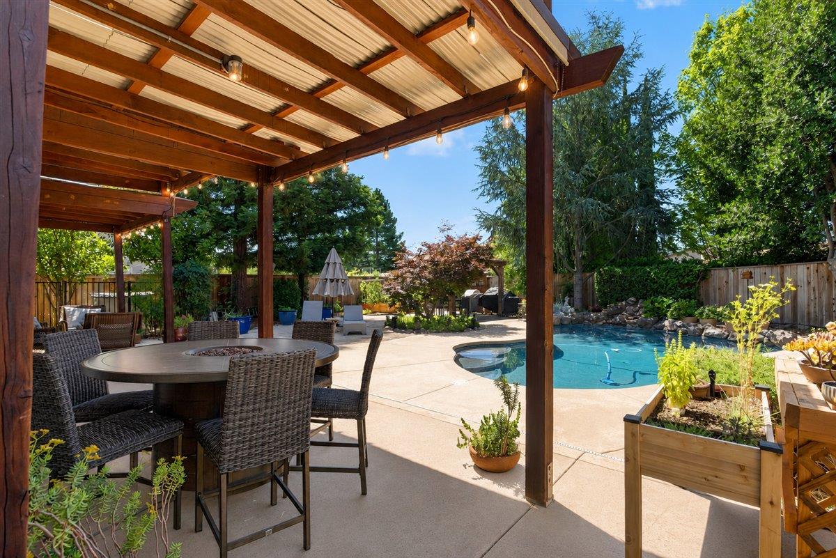 124 Blue Bonnet Court